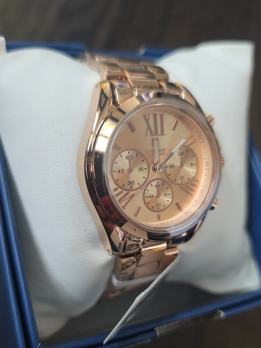 69. Montres Prestige X Invicta women's Rose Gold watch
